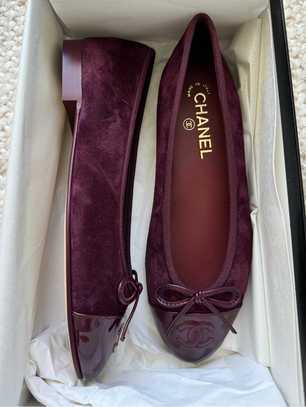CHANEL Burgundy Suede ballerinas - Picture 2 of 4